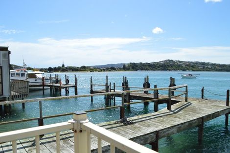 Photo of property in 100 Paremata Road, Paremata, Porirua, 5024