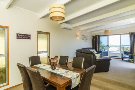 Photo of property in 93 Marine Parade, Paraparaumu Beach, Paraparaumu, 5032