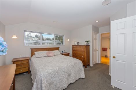 Photo of property in 2/26 Elliott Avenue, Bayview, Auckland, 0629