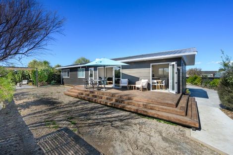 Photo of property in 10 Gladys Place, Kelvin Grove, Palmerston North, 4414