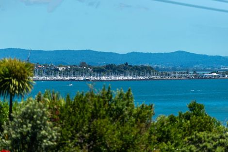 Photo of property in 136a Calliope Road, Stanley Point, Auckland, 0624