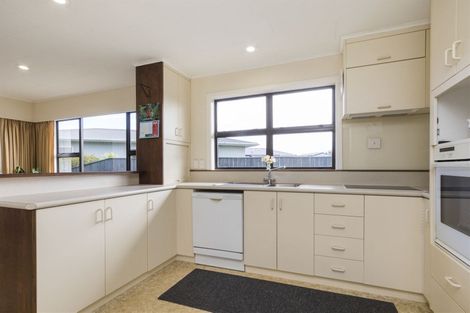 Photo of property in 12 Freyberg Street, Feilding, 4702