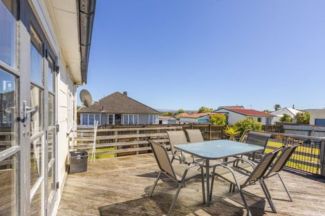 Photo of property in 12 Freyberg Terrace, Waipukurau, 4200