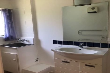 Photo of property in 2/2 Flavia Close, Torbay, Auckland, 0630