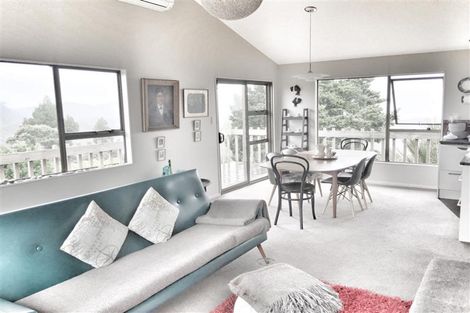 Photo of property in 168a Scenic Drive, Titirangi, Auckland, 0604