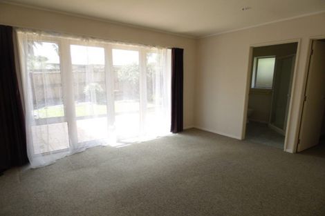 Photo of property in 72 Kingdale Road, Henderson, Auckland, 0610
