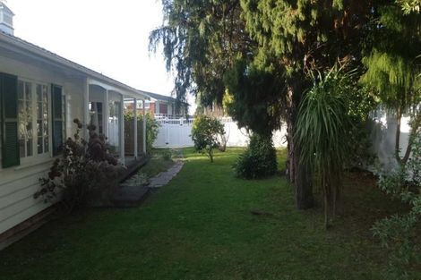 Photo of property in 1 Miltonia Avenue, Te Atatu South, Auckland, 0610