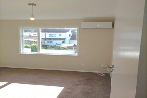 Photo of property in 139u2 Queens Drive, Lyall Bay, Wellington, 6022
