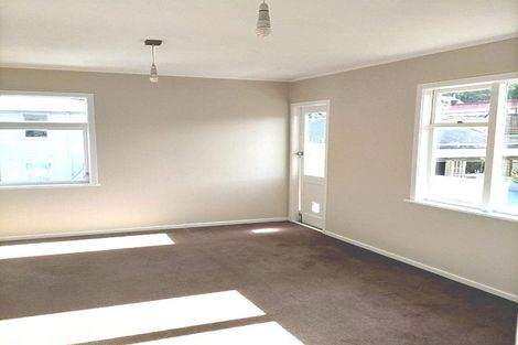 Photo of property in 139u2 Queens Drive, Lyall Bay, Wellington, 6022