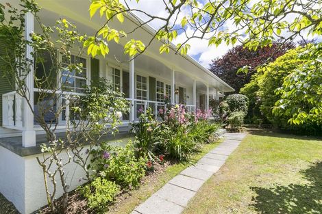 Photo of property in 32 Simla Crescent, Khandallah, Wellington, 6035