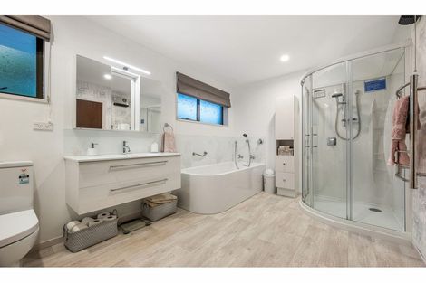 Photo of property in 14 Talltree Avenue, Avonhead, Christchurch, 8042