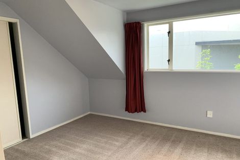 Photo of property in 15 Memorial Avenue, Ilam, Christchurch, 8053
