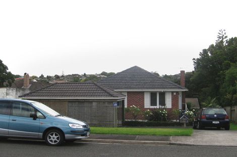 Photo of property in 2/2 Napoleon Avenue, Milford, Auckland, 0620
