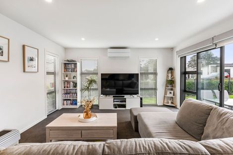 Photo of property in 11 Sauterne Road, Kumeu, 0810