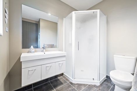 Photo of property in 16 Lloyds Close, Rolleston, 7614