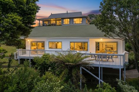 Photo of property in 2 Tairua Heights, Tairua, 3508