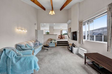 Photo of property in 54 Karina Road, Merrilands, New Plymouth, 4312