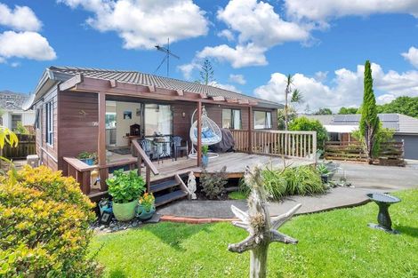 Photo of property in 2/8 Mchardy Place, Glenfield, Auckland, 0627