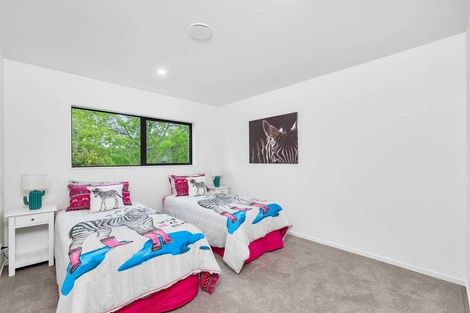 Photo of property in 4 Springbank Lane, Te Atatu Peninsula, Auckland, 0610