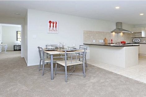 Photo of property in 10 John Broad Place, Flat Bush, Auckland, 2019