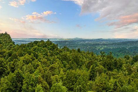 Photo of property in 408a Scenic Drive, Waiatarua, Auckland, 0612
