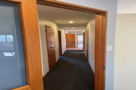 Photo of property in 2/61 Waimairi Road, Upper Riccarton, Christchurch, 8041