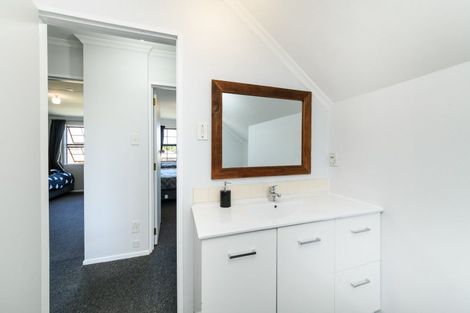 Photo of property in 5 Rangitira Avenue, Palmerston North, 4414