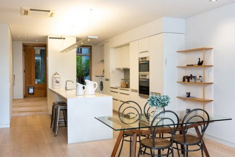 Photo of property in 2/5 Tanner Street, Havelock North, 4130