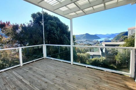 Photo of property in 126 Wellington Street, Picton, 7220