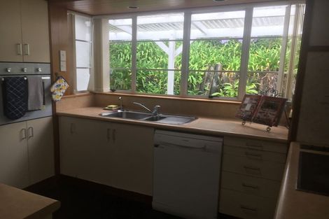 Photo of property in 6 Long Street, Torbay, Auckland, 0630