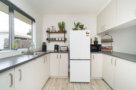 Photo of property in 5a Palliser Place, Milson, Palmerston North, 4414