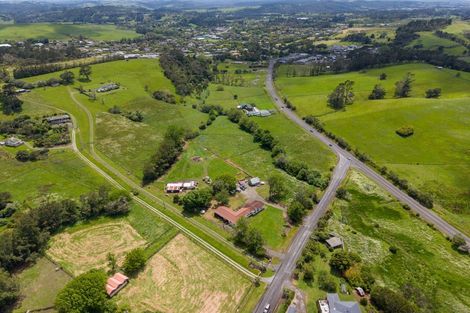 Photo of property in 10 Taha Road, Waimauku, 0881