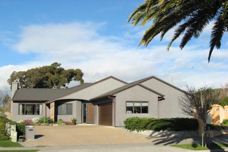 Photo of property in 2 Palmbrook Avenue, Havelock North, 4130