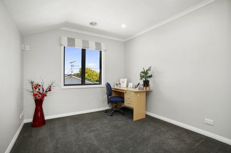 Photo of property in 27b Vincent Street, Waterloo, Lower Hutt, 5011