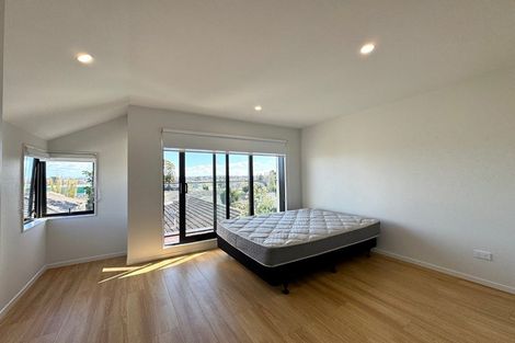 Photo of property in 523f Pakuranga Road, Howick, Auckland, 2010