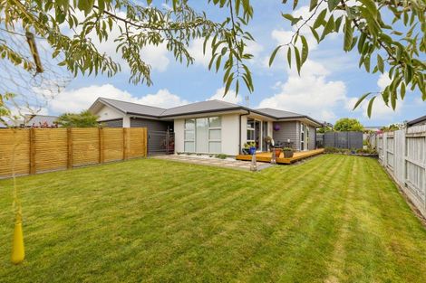 Photo of property in 11 Monaco Grove, Fitzherbert, Palmerston North, 4410