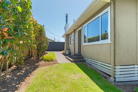 Photo of property in 43b Wallace Place, Westown, New Plymouth, 4310
