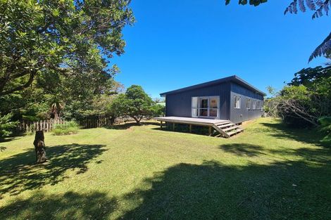 Photo of property in 70 Driving Creek Road, Coromandel, 3506