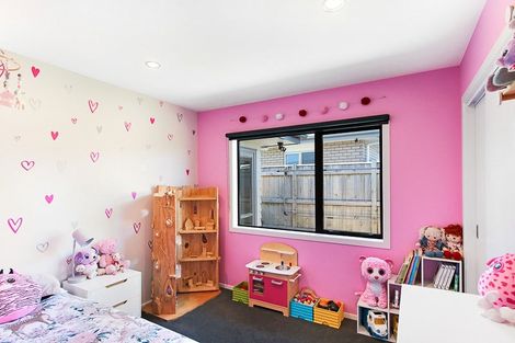 Photo of property in 17 Story Street, Foxton Beach, Foxton, 4815
