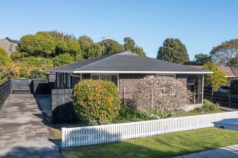 Photo of property in 48a Ngaio Road, Waikanae, 5036