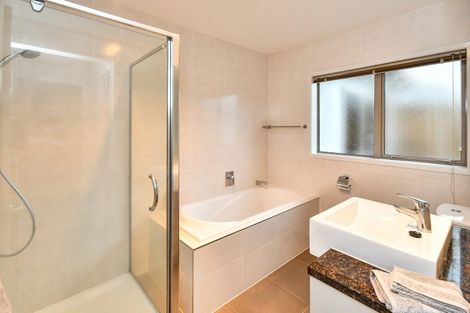 Photo of property in 36 Leburn Crescent, Flat Bush, Auckland, 2016