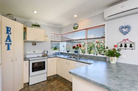 Photo of property in 3a Sunburst Court, Paraparaumu Beach, Paraparaumu, 5032