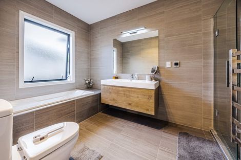 Photo of property in 18 Rauaruhe Road, Karaka, Papakura, 2113