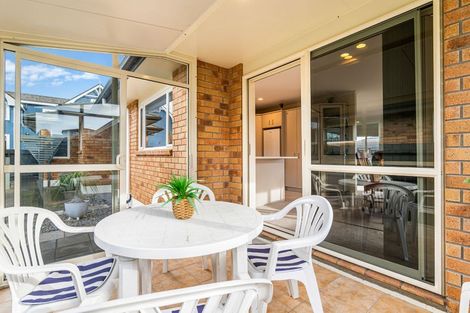 Photo of property in 15 Alice Avenue, Orewa, 0931