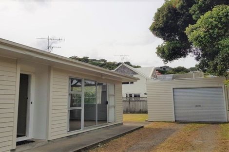 Photo of property in 1 Cluny Road, Plimmerton, Porirua, 5026