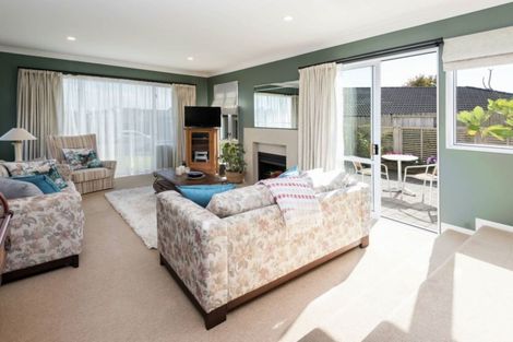 Photo of property in 14 Conacher Close, East Tamaki Heights, Auckland, 2016