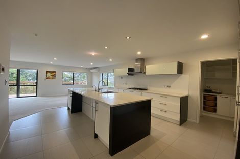 Photo of property in 68 Laurel Oak Drive, Schnapper Rock, Auckland, 0632