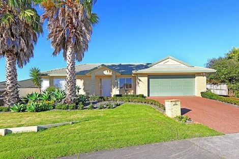 Photo of property in 10 Monivea Place, East Tamaki Heights, Auckland, 2016