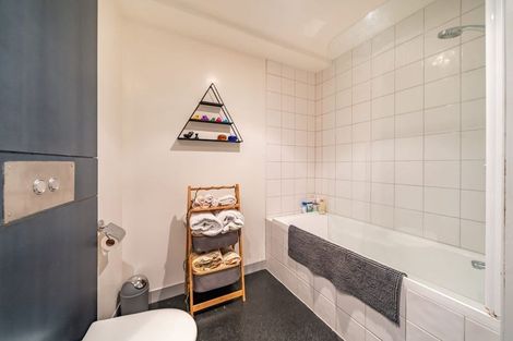 Photo of property in Gerondis Bldg Apartments, 206/60 Willis Street, Wellington Central, Wellington, 6011