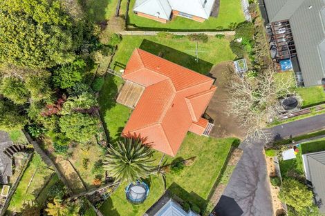 Photo of property in 30 Capricorn Place, Kawaha Point, Rotorua, 3010